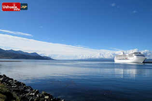 11:11 hs. El crucero Seven Seas Mariner visita Ushuaia