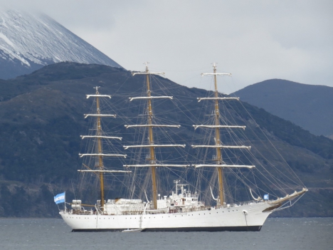 130º Aniversario de Ushuaia: la Fragata Libertad se suma a la conmemoración