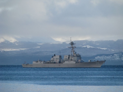 El destructor USS Farragut arribó a la bahía de Ushuaia