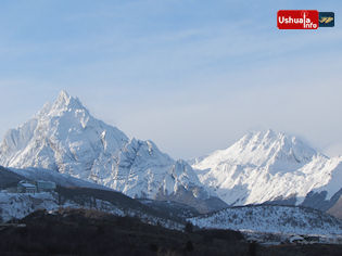 14:50 hs. Sol pleno sobre las cimas nevadas