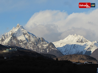 18:26 hs. El Monte Olivia y Los Cinco Hermanos después de la lluvia