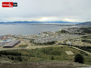 18:18 hs. Ushuaia desde la montaña
