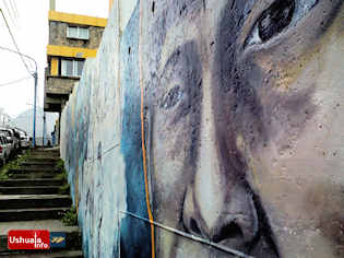 18:06 hs. Murales del Museo del Fin del Mundo