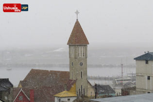 16:59 hs. Volvió la nieve a la ciudad