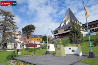 10:00 hs. Busto de Eva Perón