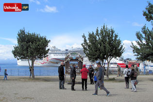 12:37 hs. Cruceristas en Ushuaia