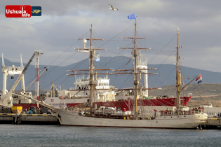 17:47 hs. El Bark Europa vuelve a tocar puerto en Ushuaia