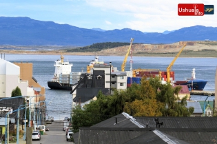 17:01 hs. Ushuaia, ciudad portuaria