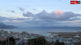 19:16 hs. Bahía que penetra hacia el poniente