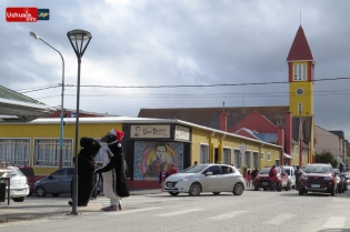 18:01 hs. Pingüino navideño