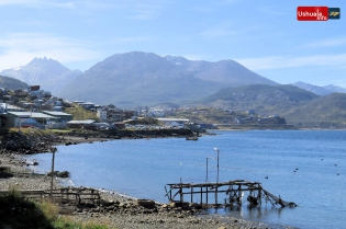 12:04 hs. Artes de pesca en la Bahía Ushuaia