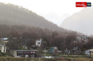 13:31 hs. ¡Y comenzó a nevar en Ushuaia!