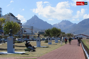 12:46 hs. Paseo de los Exploradores Antárticos