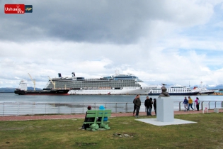 14:10 hs. El crucero Celebrity Eclipse recala en Ushuaia