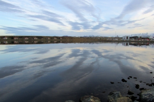 17:49 hs. Reflejos en la bahÃ­a Encerrada