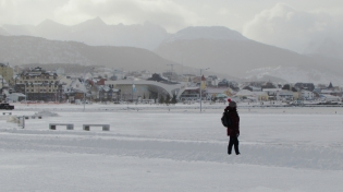 11:14 hs. Ushuaia bajo un temporal de nieve con -2Â°C