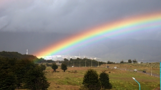 17:45 hs. El otoÃ±o se va despidiendo con un intenso arco iris