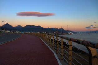 22:01 hs. sÃ³lo un trazo en el cielo