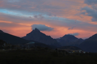 19:46 hs. cae la tarde en Ushuaia