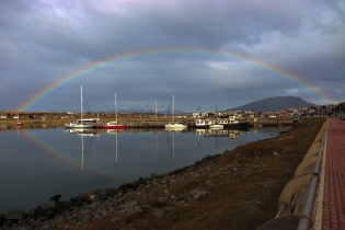 11:06 hs. Arco iris en el cielo y en la bahía