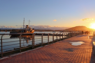 20:15 hs. Los atardeceres de Ushuaia son sorprendentes