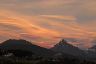 22:05 hs. Atardecer primaveral con un cielo de ensueño