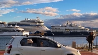 20:34 hs. los cruceros y la vida en la ciudad