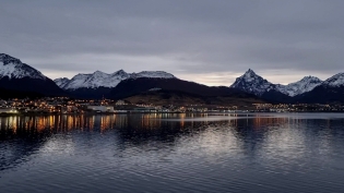 07:44 hs. Ushuaia al amanecer