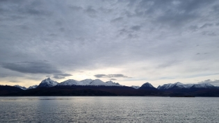 12:50 hs. costa Este de Ushuaia desde la bahía