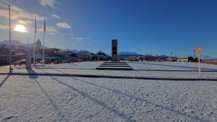 12:44 hs. la ciudad bajo una delicada capa de nieve