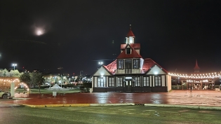 22:52 hs. Noche de luna llena en Ushuaia