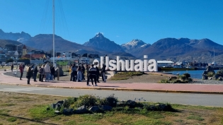 13:41 hs esperando el turno para la foto