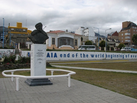 Se Realizó Homenaje al Viajero Polar Adrien de Gerlache