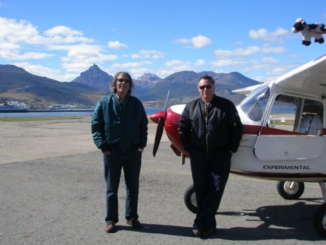 De La Plata a Ushuaia en un avión de madera