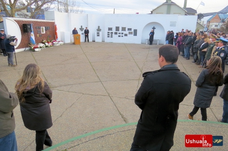 Se homenajeó a las víctimas de la tragedia del Canal Beagle