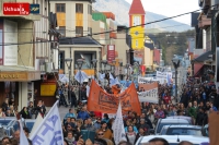 Luego de la multitudinaria movilización comenzó el diálogo entre el Ejecutivo y los trabajadores