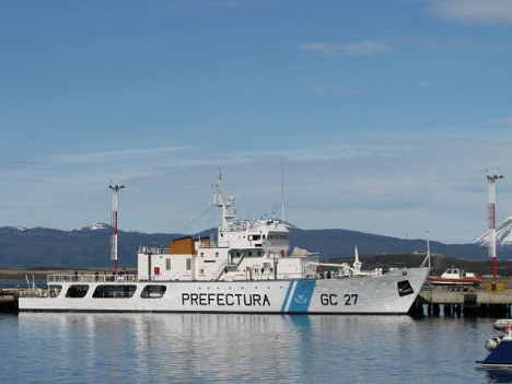 El guardacostas Prefecto Fique arribó a Ushuaia para sumarse a los festejos por el 125° Aniversario de la ciudad