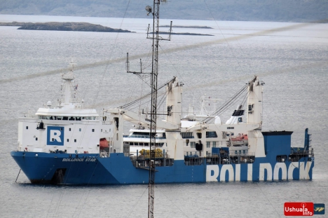 El crucero NatGeo Orion fue cargado en el Rolldock Star