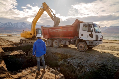 Taiana supervisó las obras en la nueva Base Naval Integrada de Ushuaia