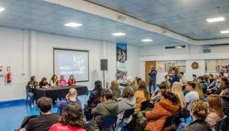 Lanzaron las becas “Ushuaia Futuro” para jóvenes de la ciudad