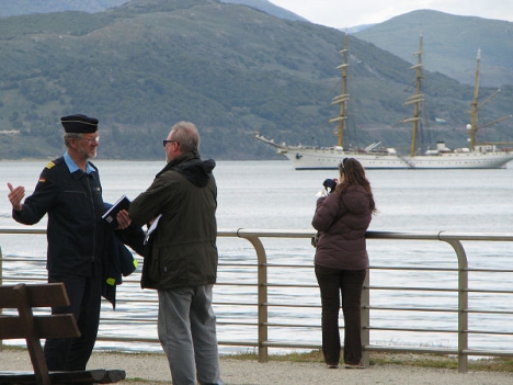 Arribó a Ushuaia el equipo de investigadores alemanes que investigará al velero Gorch Fock