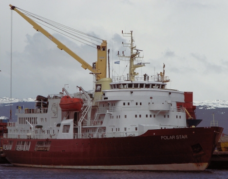 El crucero Polar Star encalló en la Antártida