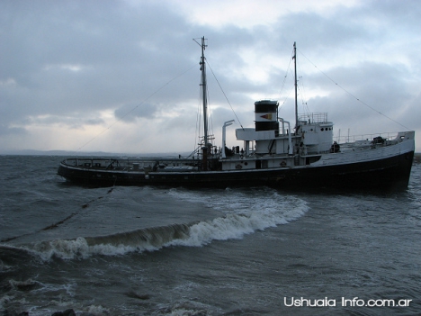 Fuerte temporal azota la costa de Ushuaia