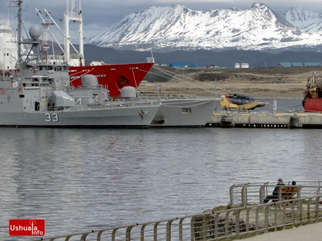 La Armada Argentina realiza ejercicios en el Canal Beagle